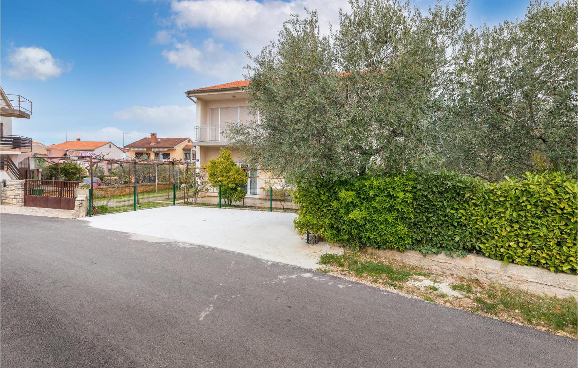 Lovely Apartment In Fazana With Kitchen Exterior photo